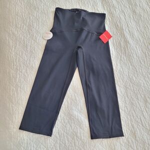 Spanx Booty Boost High-Waisted Active Knee Length Extra Black Leggings Sz XS